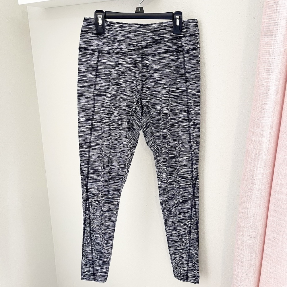 Athletic Collection Leggings in Black and White